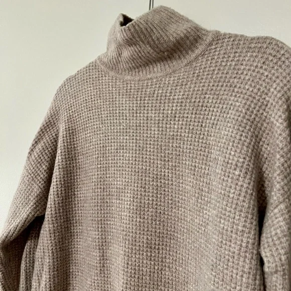 {{ Madewell Waffle Knit Turtle Neck Sweater }} - Picture 4 of 11